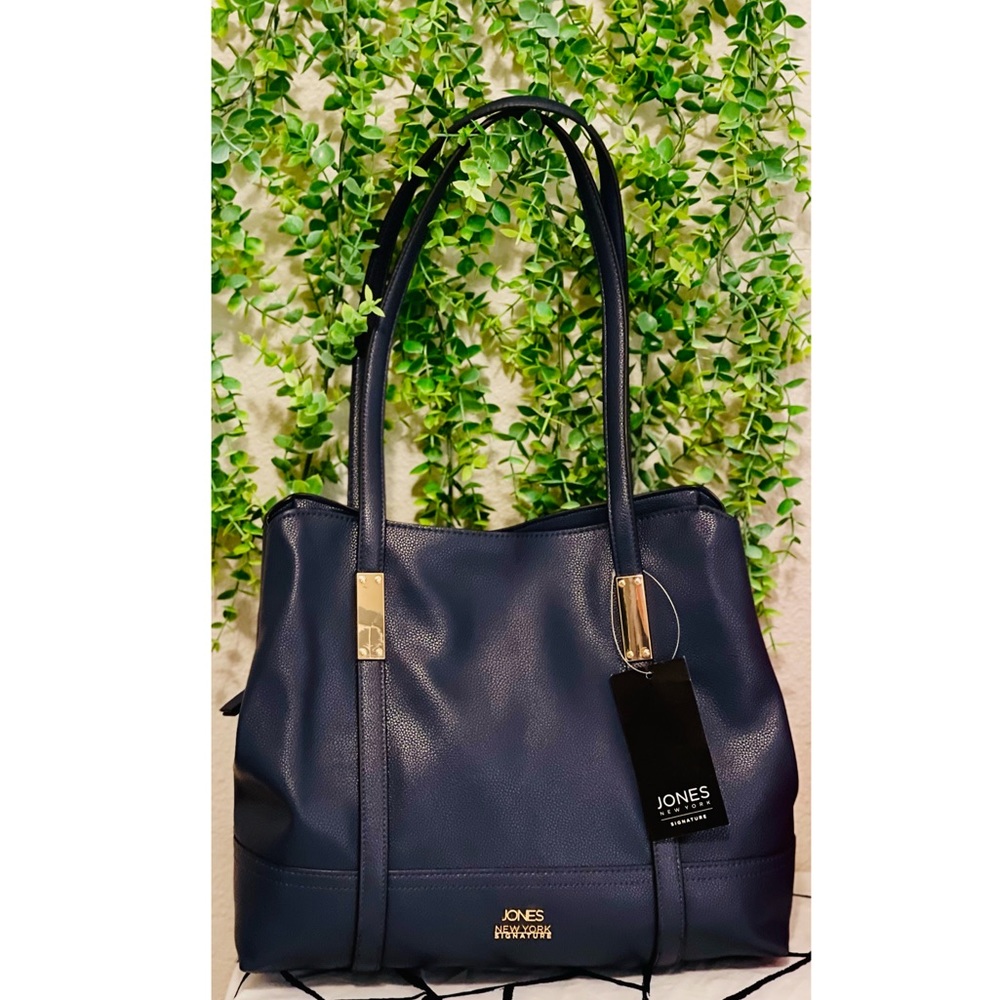 New✅ Navy blue shoulder bag!